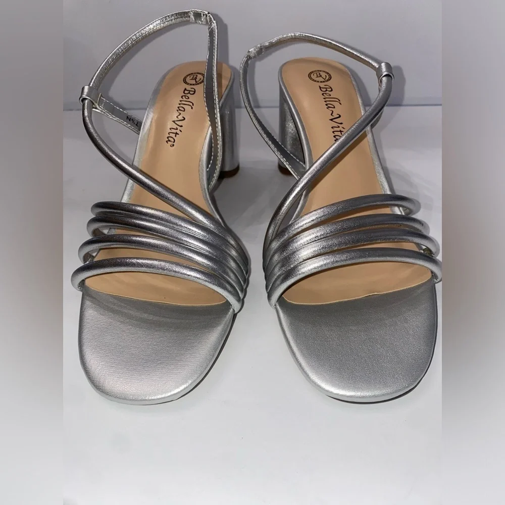 Bella Vita Women's Silver Leather Zariah Heeled Sandals New 7.5N